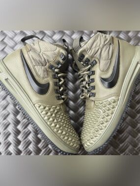 Nike Men’s Olive/Black High-Top Tactical Boots 7Y women’s 8-8.5